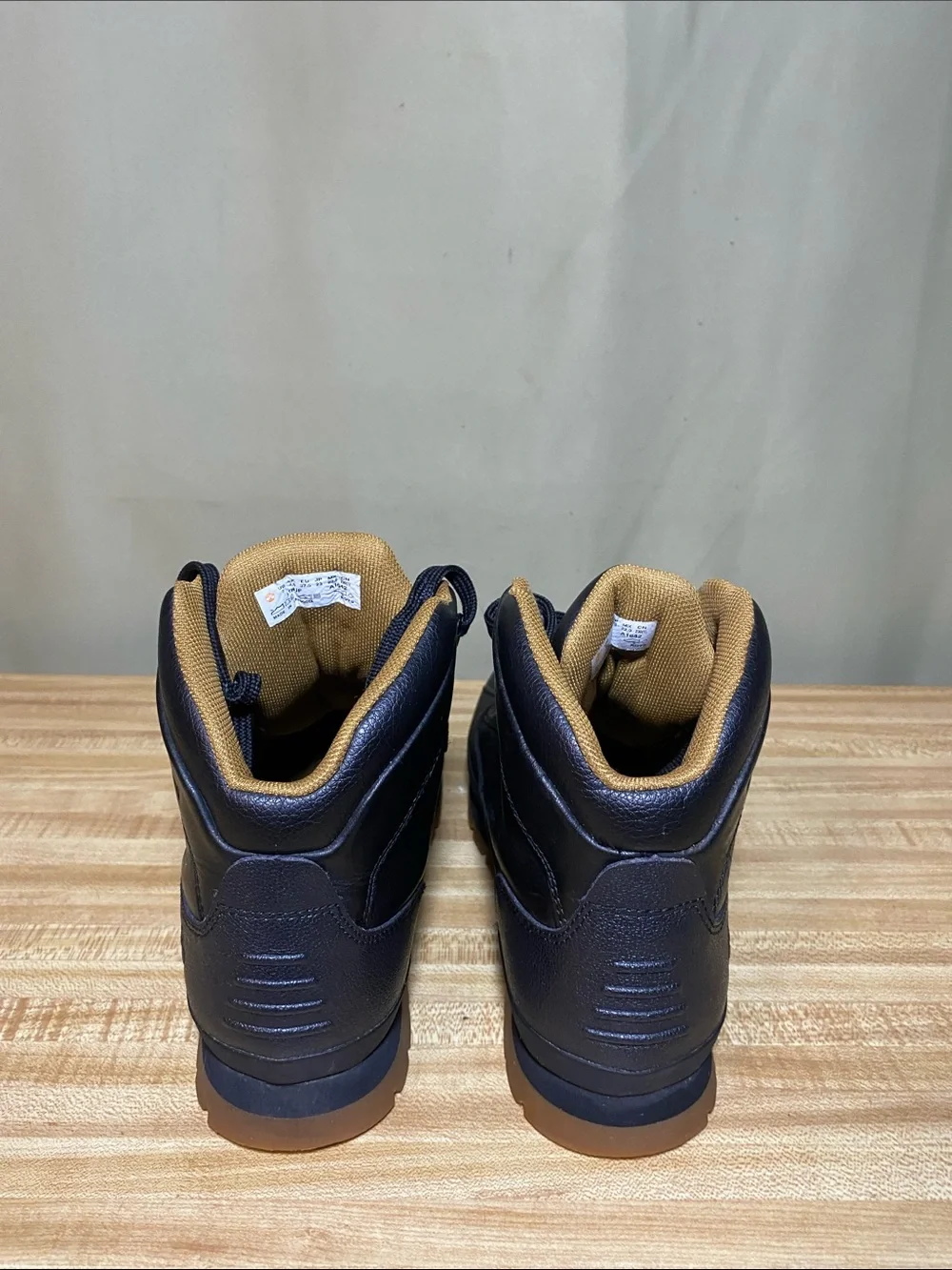 Timberland Mid Euro Hiker/ Duck Boots Defender Repellent System Size 5 Boys